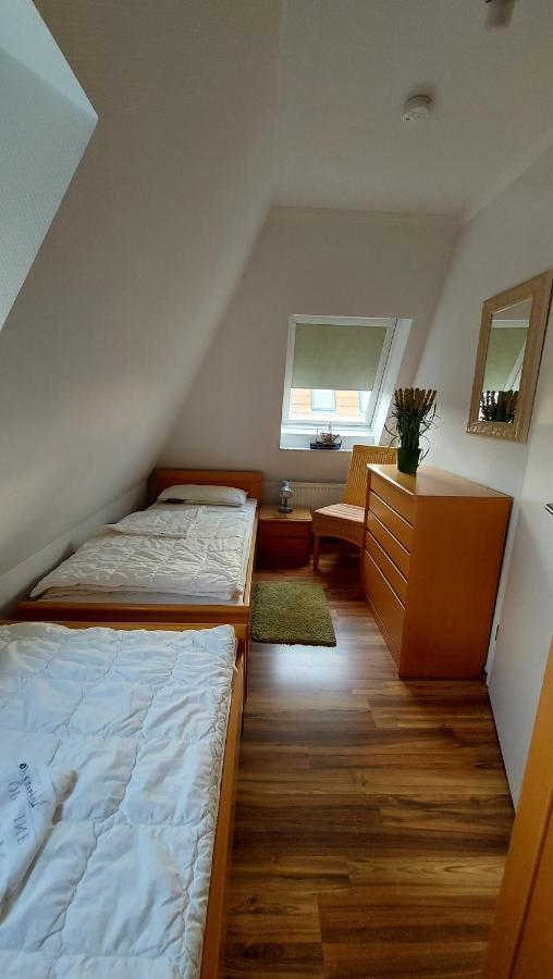 Ferienwohnung Hafenblick Wiek auf Rügen Esterno foto